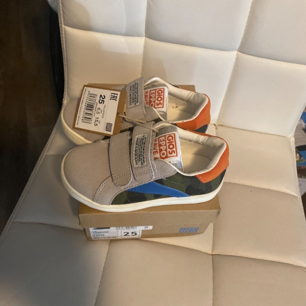shoes - Picture 5 of 7